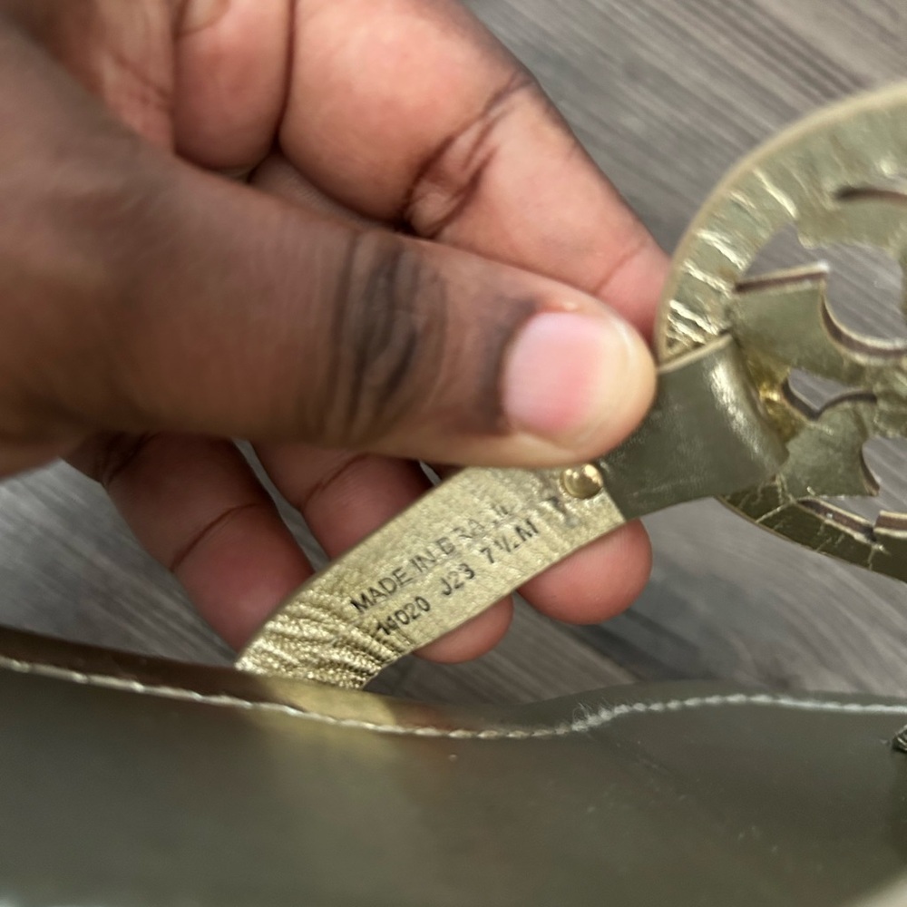Tory Burch Metallic Silver Logo Thong Sandals - Picture 7 of 7